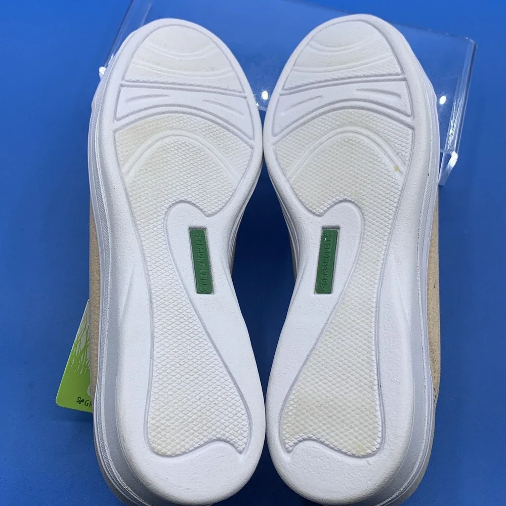 Grasshoppers Women's Comfort Shoes Low Heel Slip On Beige Casual - Size 5.5